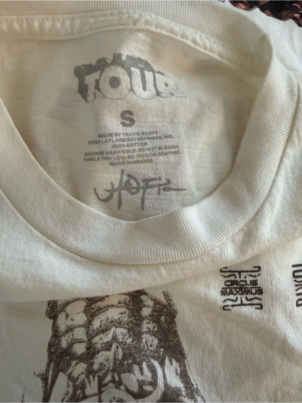 Travis Scott Concert Merch - Picture 3 of 4